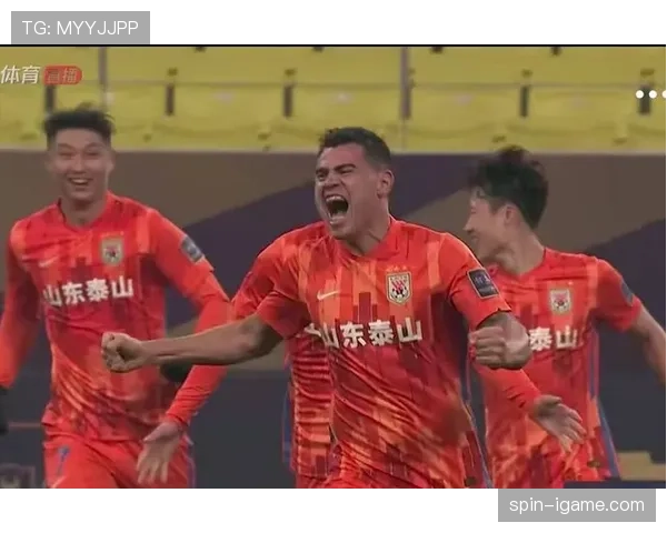 颜骏凌门线神勇救险，助球队力克劲敌表现抢眼