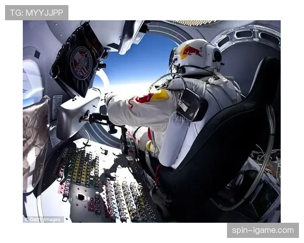 奥地利选手鲍姆加特纳再创佳绩，卓越技术引关注