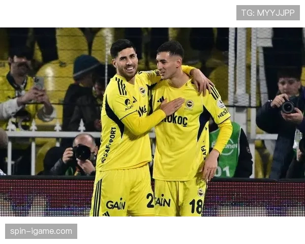 阿森西奥技术特点回顾:盘带与传球能力持续提升 阿森西奥技术特点回顾:盘带与传球能力持续提升